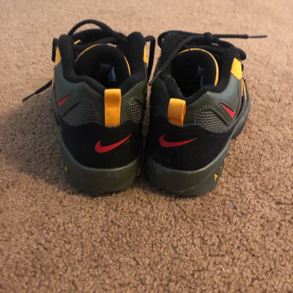 Deon Sanders Nike’s - Picture 4 of 4